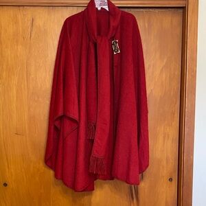 NWT Red Genuine Peruvian Alpaca Camargo Wool Red Cape Scarf Tie Front w/ Fringe